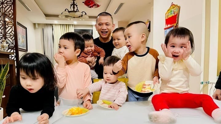 7 con ruột chào đời trong 5 năm, ông bố Hà Nội hé lộ chi phí sinh hoạt khủng, riêng tiền học phí đã 84 triệu/tháng