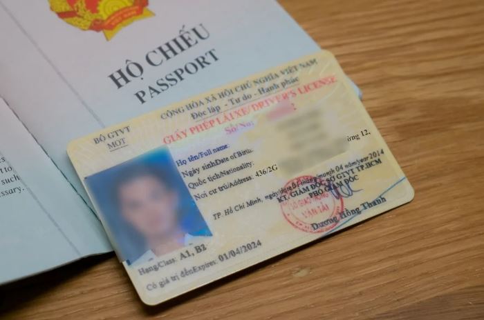 Giảm lệ phí khi đổi giấy phép lái xe, hộ chiếu trực tuyến từ 1/12/2023
