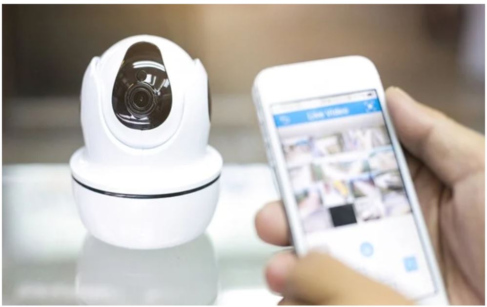 Lắp camera vì nghi giúp việc ăn cắp, nào ngờ bắt quả tang chồng ngoại tình