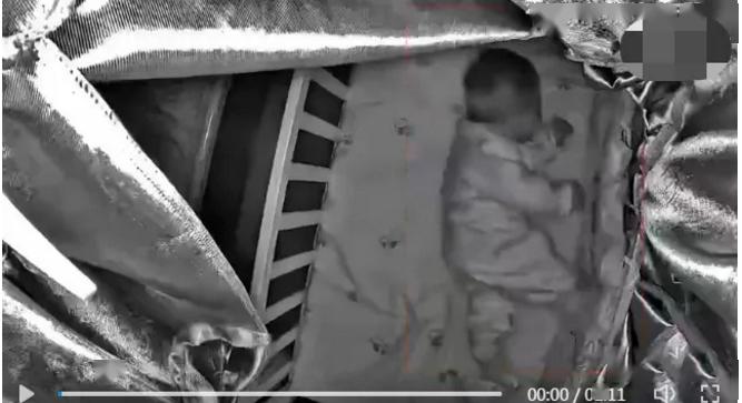 Người mẹ chi tiền vào khóa học “hướng dẫn rèn con tự ngủ”, bé 3 tháng tuổi qua đời