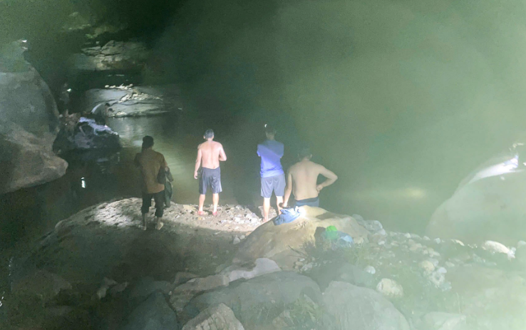 Đi chăn trâu cùng ông nội, hai cháu nhỏ đuối nước tuvong