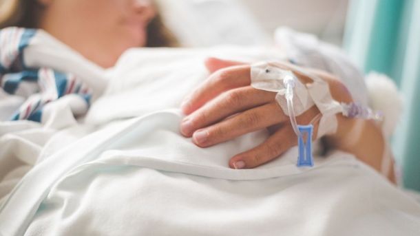 Bé gái 5 tuổi bị K giai đoạn cuối, bài học cảnh tỉnh cho bố mẹ