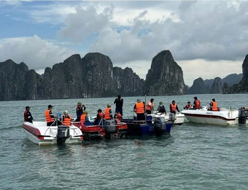 Phát hiện thithe nghi là nam nạn nhân cuối cùng vụ lật tàu trên Vịnh Hạ Long