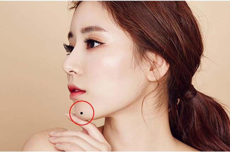 4 nốt ruồi “Có tiền cũng không mua được”: Nam làm ra tiền, nữ làm ra vàng, càng già càng giàu