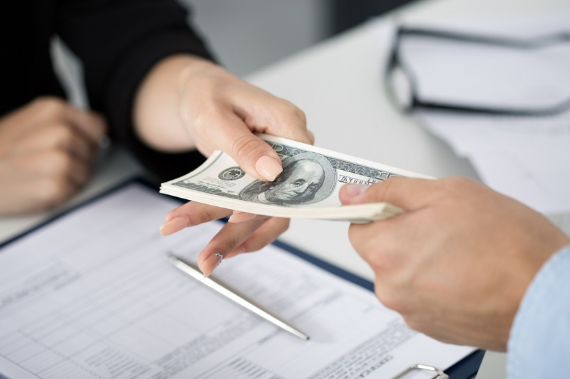 10.000 khách hàng bỗng dưng “thoát nợ” vì công ty cho vay phá sản