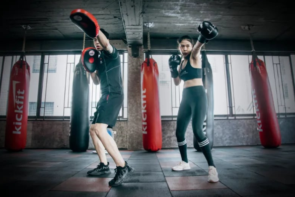 Vụ nữ nhi “hạ gục” anh xăm trổ: MMA là võ gì, phụ nữ có nên học?
