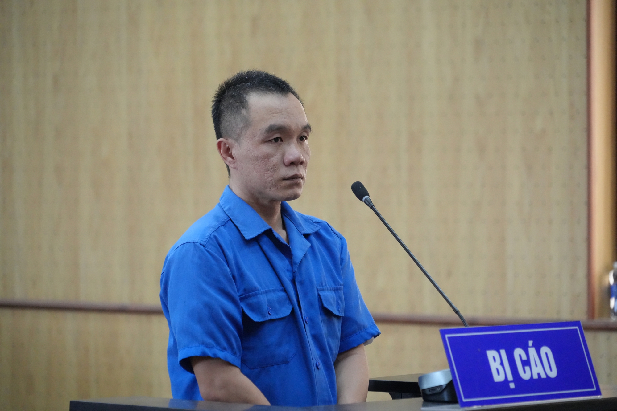 T/ử hì/nh kẻ tấn công khiến chiến sĩ cảnh sát cơ động h/i si/nh