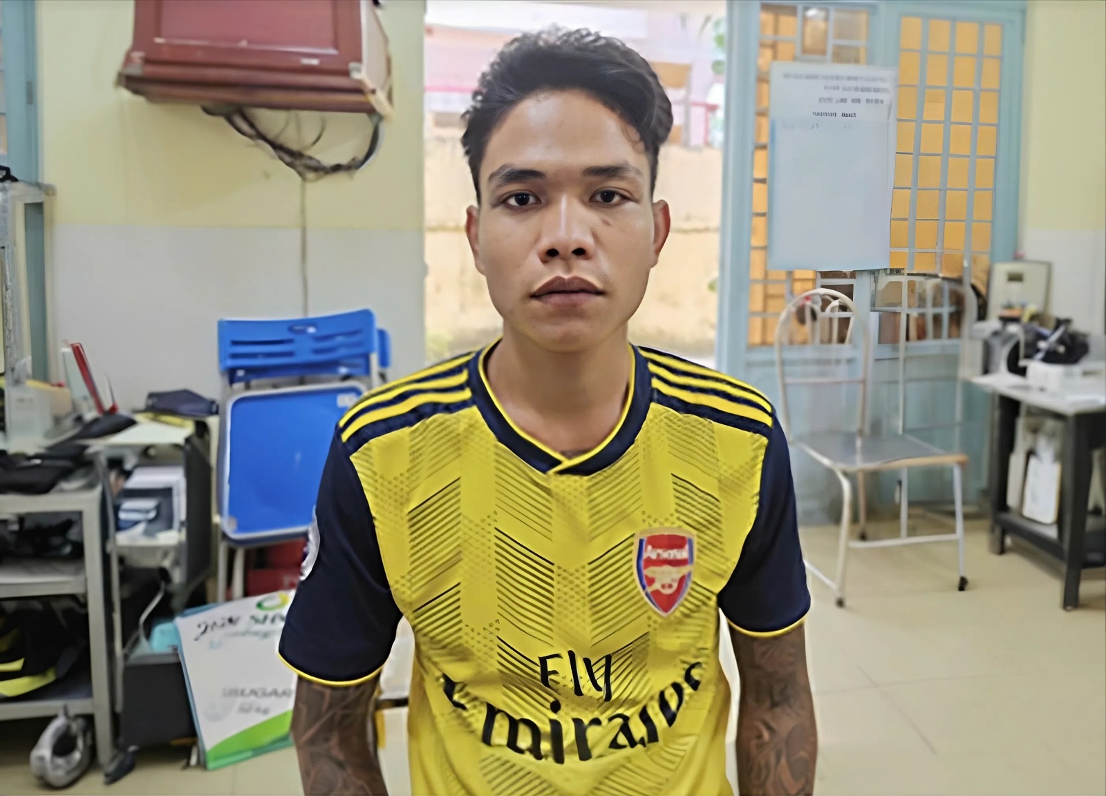 Một người bị Công an TP HCM truy nã đã đầu thú sau khi đọc báo