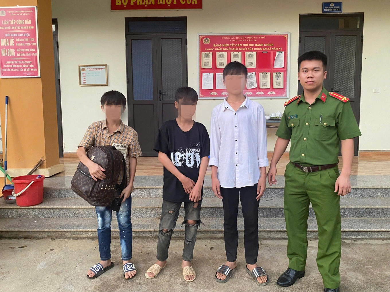 3 học sinh nghe lời dụ dỗ, bắt xe lên Hà Nội làm “việc nhẹ lương cao”