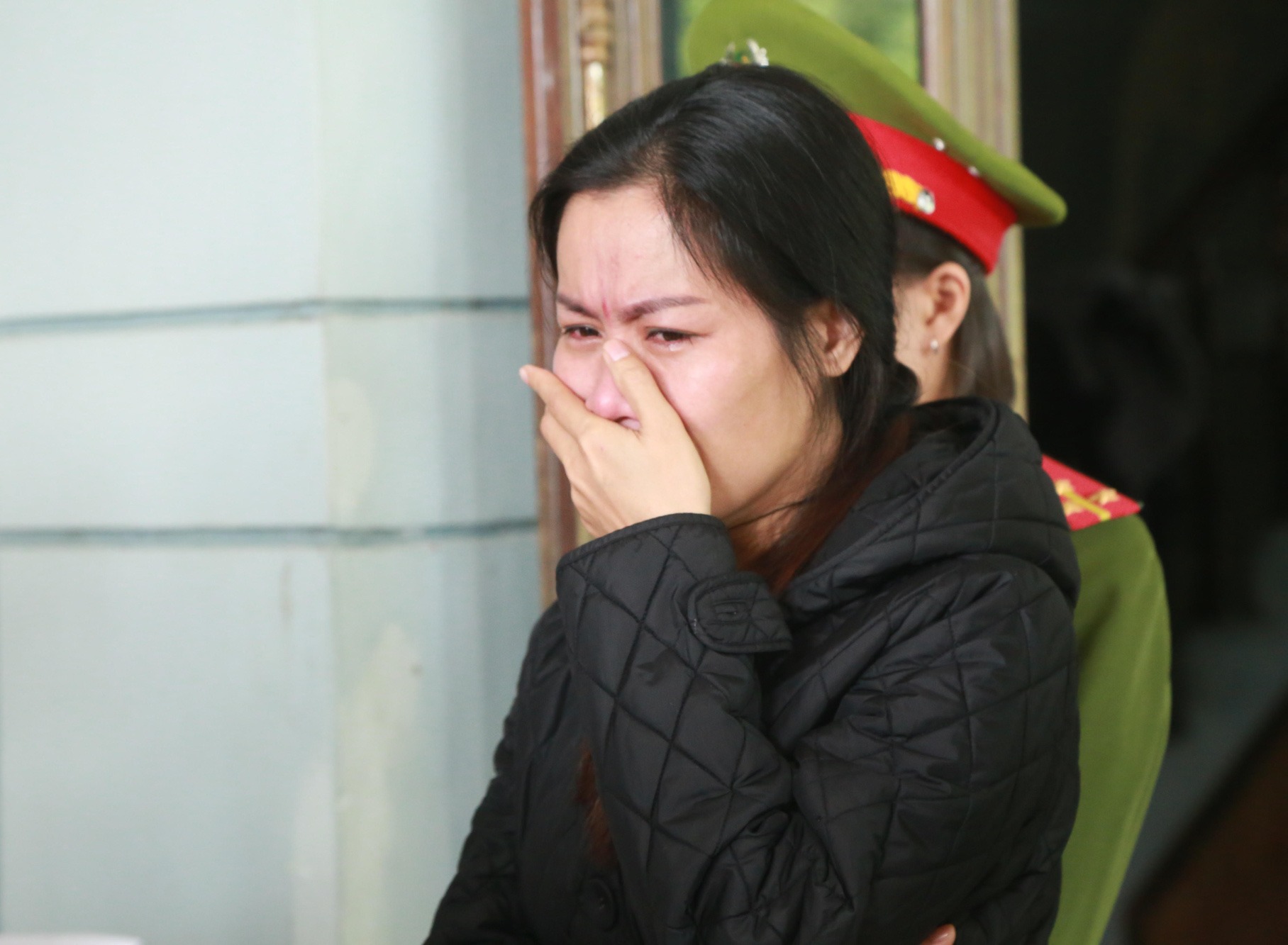 Bị bạn trai mới quen qua mạng 5 ngày lừa hơn 5 tỉ. Lên mạng tìm luật sư online giúp, chị gái bị lừa tiếp 400 triệu nữa....