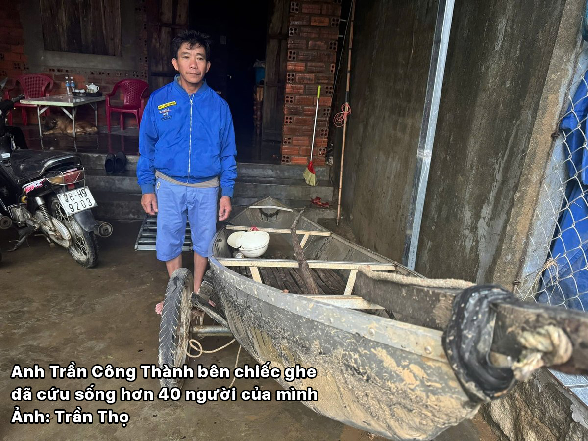 Người đàn ông chèo ghe giữa lũ dữ và hành trình cứu sống 40 người