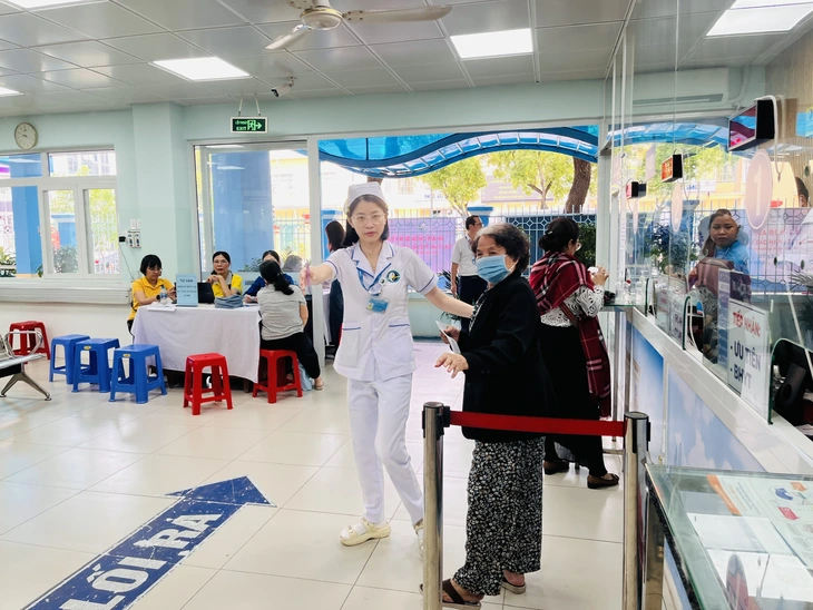 TP.HCM: Học sinh và người trên 65 tuổi được hỗ trợ 100% mức đóng bảo hiểm y tế