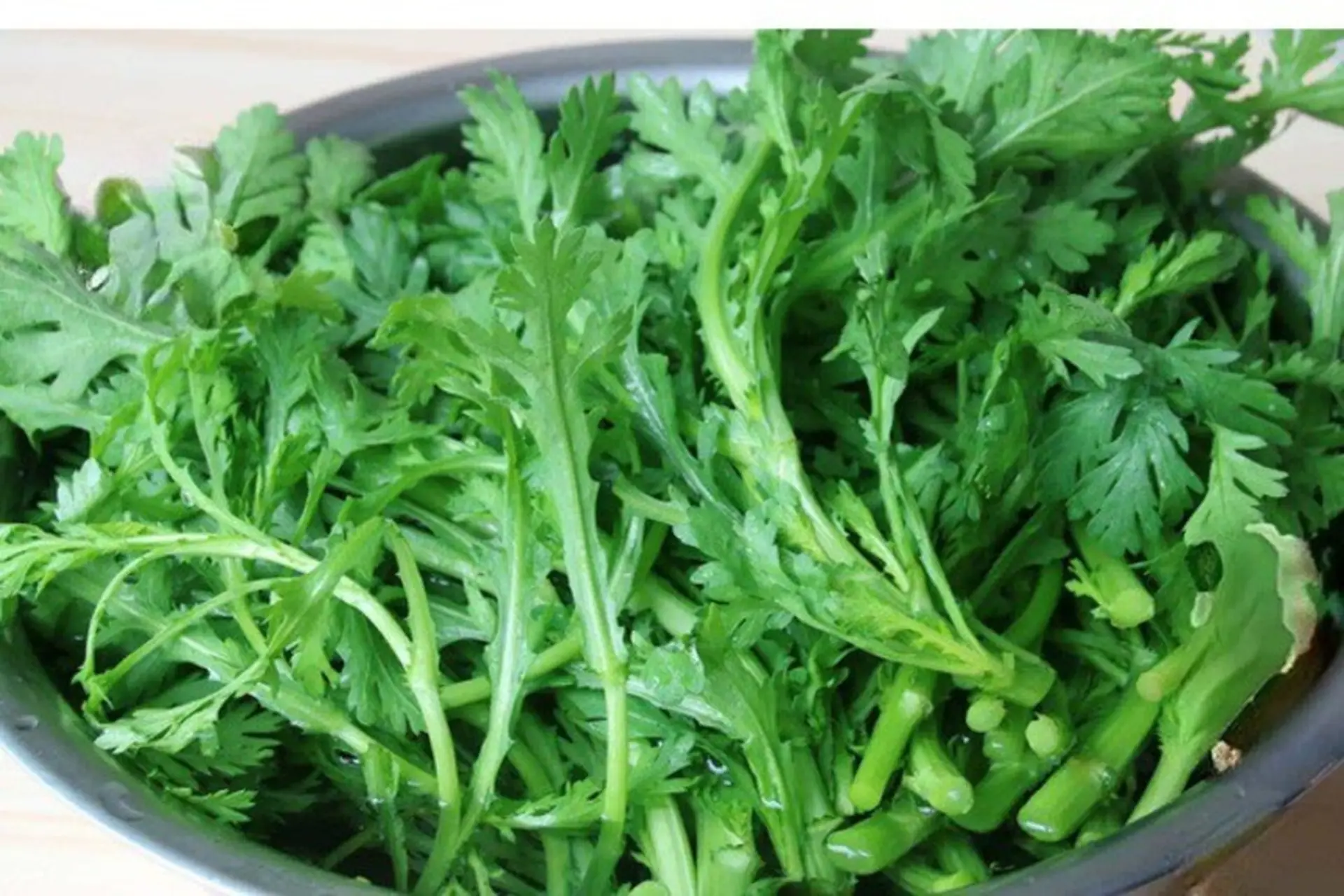 Loại rau canxi gấp 30 lần thịt bò, ăn 2 lần/tuần giúp cơ thể dẻo dai: Bí quyết mùa đông không ốm