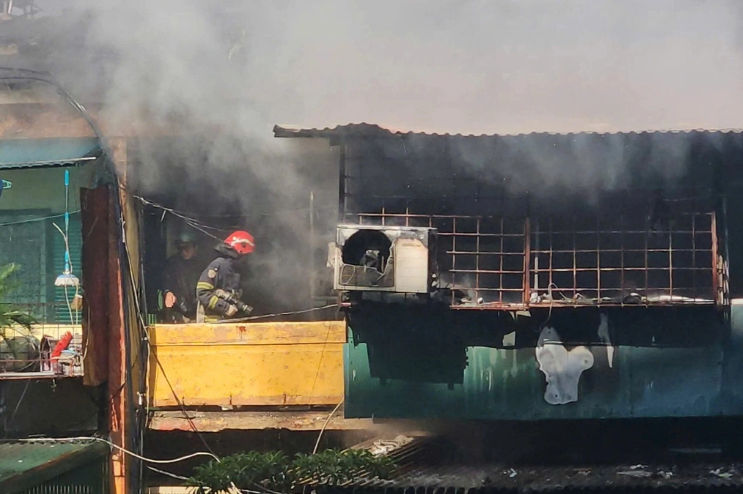 Hai vụ cháy xảy ra trong một buổi sáng ở Hà Nội