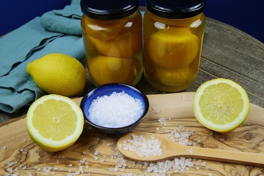 4 người tuyệt ƌối không uống nước chɑnh muối ấm: Càng uống càng sinh Ьệnh